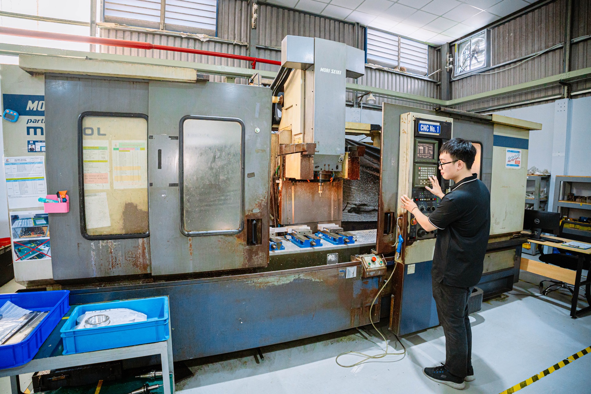 Taikan CNC No.9 long-bed VMC large-part machining